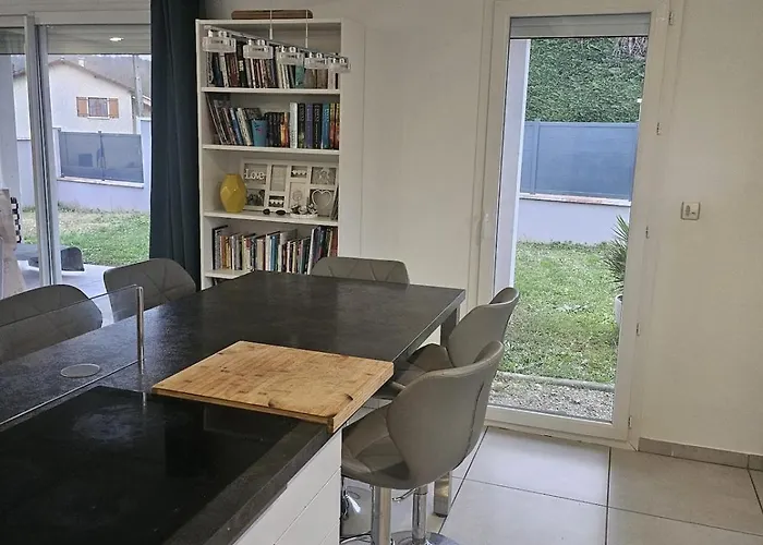 别墅 Maison Confortable Pres De Lyon Montluel